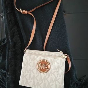 Michael Kors Crossbody